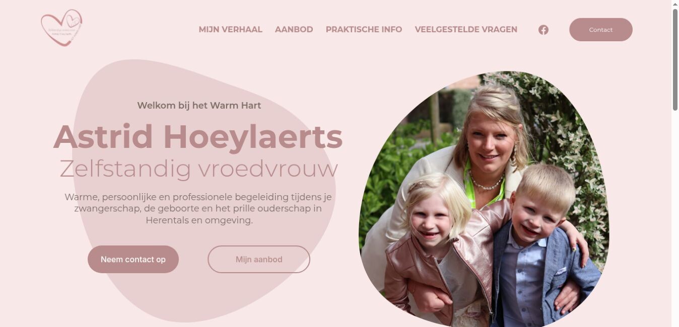 Homepage van Het Warm Hart met introductie van vroedvrouw Astrid Hoeylaerts